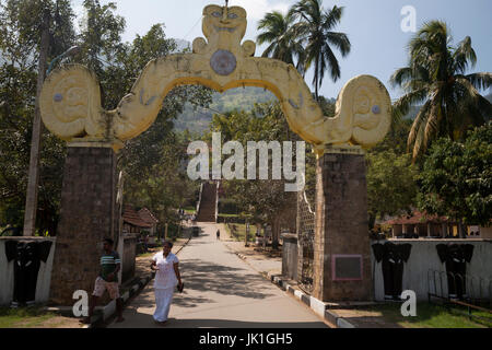 Aluviharaya Rock Cave Temple province centrale du district de Matale Sri lanka Banque D'Images