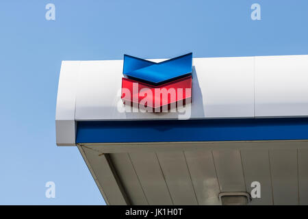 Las Vegas - Circa Juillet 2017 : Station d'essence au détail Chevron. Chevron trace ses racines à la Standard Oil Corporation I Banque D'Images