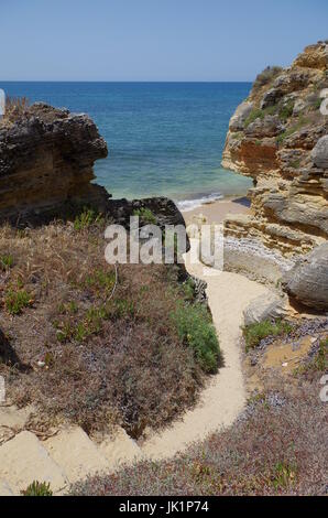 Olhos de Agua plage en Algarve, Portugal. Les destinations de voyage Banque D'Images