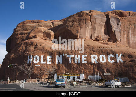 USA, Utah, Moab, trou dans la roche boutique touristique, hiver Banque D'Images