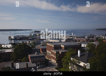 USA, Massachusetts, Cape Ann, Gloucester, ville et vue sur le port de Gloucester City Hall Banque D'Images