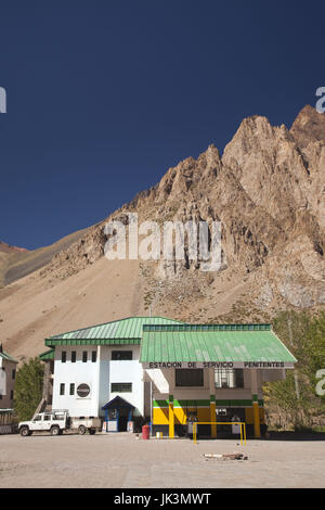 L'Argentine, la Province de Mendoza, Los Penitentes, Communauté andine de ski, le long de la RN 7 à la frontière chilienne Banque D'Images