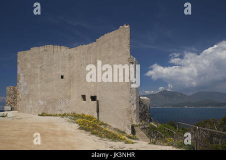 Italie, Sardaigne, région Sarrabus, Porto Giunco, tour espagnole, Golfo de Carbonara Banque D'Images