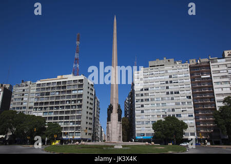 L'Uruguay, Montevideo, El Obelisko sur l'Avenida 18 de Julio Banque D'Images