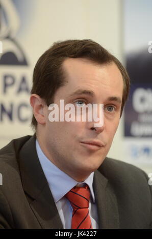 Nicolas Bay, secrétaire général du Front national français (FN) parle à Lyon (France) Banque D'Images