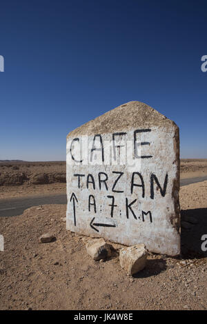 La Tunisie, Ksour, Parcours C 105, signe pour Cafe Tarzan Banque D'Images