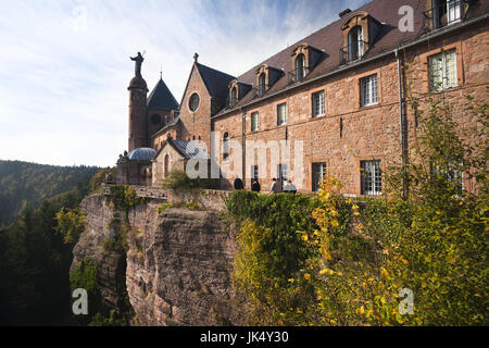 France, Bas-Rhin, Alsace, mont Ste-Odile, couvent perché Banque D'Images