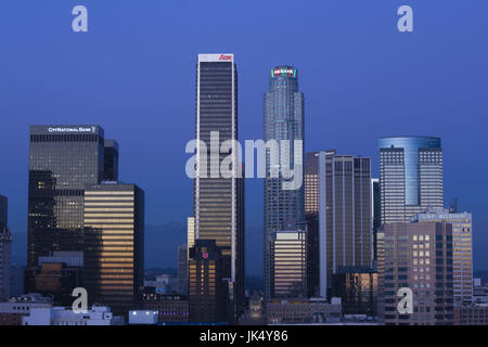 USA, Californie, Los Angeles, vue aérienne du centre-ville de West 11th Street, dusk Banque D'Images