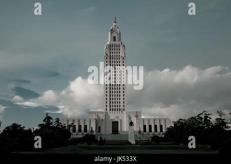 USA, Louisiane, Baton Rouge, Louisiana State Capitol, b.1931, dusk Banque D'Images