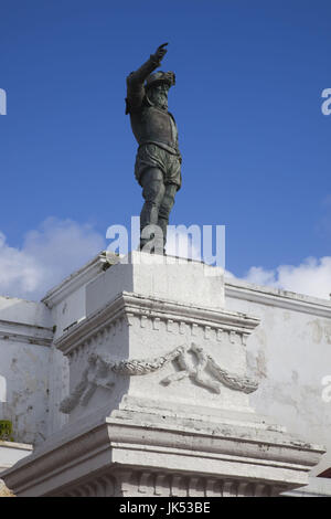 Puerto Rico, San Juan, San Juan, Plaza de San Jose, statue Ponce de Leon, fonte d'un canon anglais capturé en 1797 Banque D'Images