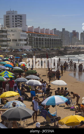 Uruguay, Punta del Este, Playa El Emir beach Banque D'Images