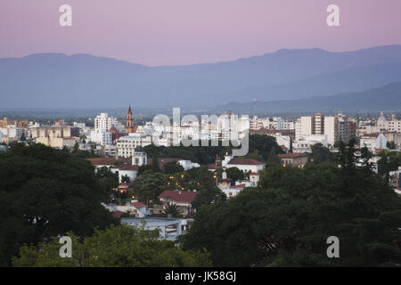 L'Argentine, la province de Salta, Salta, vue depuis l'Est, l'aube Banque D'Images