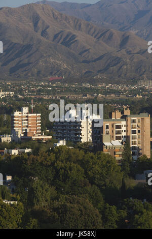 L'Argentine, la Province de Mendoza, Mendoza, matin voir des banlieues vers Parque San Martin Banque D'Images