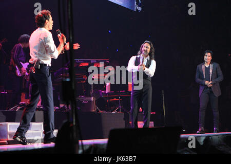 MIAMI, FL - 3 août 2012 : la suspension Gigant3s concert de Marc Anthony, Marco Anotonio Solis et Carlos à l'American Airlines Arena de Miam, en Floride. Le 3 août 2012. © Majo Grossi/MediaPunch Inc. Banque D'Images