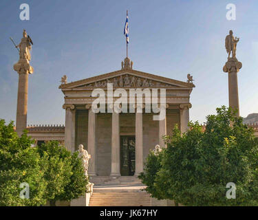 Athènes, Grèce. Sep 30, 2004. L'Académie d'Athènes néo classique historique bâtiment conçu par Christian Hansen est l'un des principaux monuments d'Athènes, Grèce. Credit : Arnold Drapkin/ZUMA/Alamy Fil Live News Banque D'Images