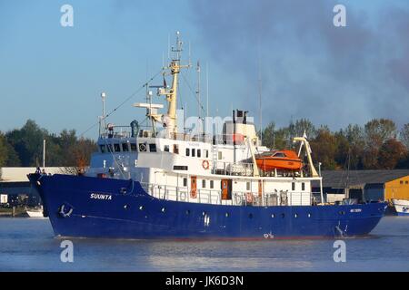 Kiel, Allemagne. 27 Oct, 2012. ARCHIVE - l'Suunta dans le port de Kiel, Allemagne, 27 octobre 2012. En ce moment le navire porte le nom de C-Star et fonctionne sous un drapeau de la Mongolie. Il a été construit en 1975 à des fins de recherche. Un groupe international de militants néo-fascistes, connu sous le nom de 'Identitarians» ont loué le navire et le plan de l'utiliser pour empêcher les ONG secours aux réfugiés en Méditerranée et les ports de l'UE. Photo : Dietmar Hasenpusch/dpa/Alamy Live News Banque D'Images