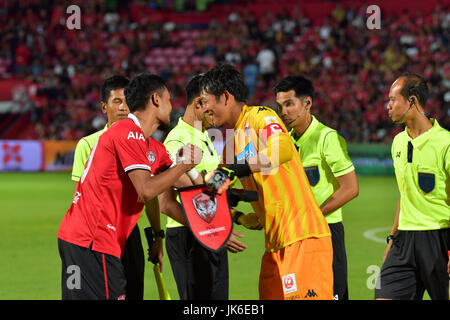 Nontaburi, Thaïlande. 22 juillet, 2017. Invitation 2017 Football International de Bangkok entre SCG Muangthong United et Consadole Sapporo au SCG Stadium le 22 juillet 2017 en Thaïlande, Nontaburi. Credit : Chatchai Somwat/Alamy Live News Banque D'Images