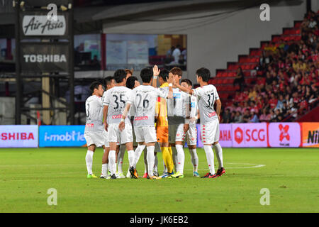 Nontaburi, Thaïlande. 22 juillet, 2017. Invitation 2017 Football International de Bangkok entre SCG Muangthong United et Consadole Sapporo au SCG Stadium le 22 juillet 2017 en Thaïlande, Nontaburi. Credit : Chatchai Somwat/Alamy Live News Banque D'Images