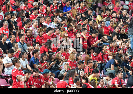 Nontaburi, Thaïlande. 22 juillet, 2017. Invitation 2017 Football International de Bangkok entre SCG Muangthong United et Consadole Sapporo au SCG Stadium le 22 juillet 2017 en Thaïlande, Nontaburi. Credit : Chatchai Somwat/Alamy Live News Banque D'Images