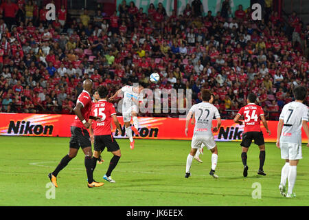 Nontaburi, Thaïlande. 22 juillet, 2017. Invitation 2017 Football International de Bangkok entre SCG Muangthong United et Consadole Sapporo au SCG Stadium le 22 juillet 2017 en Thaïlande, Nontaburi. Credit : Chatchai Somwat/Alamy Live News Banque D'Images