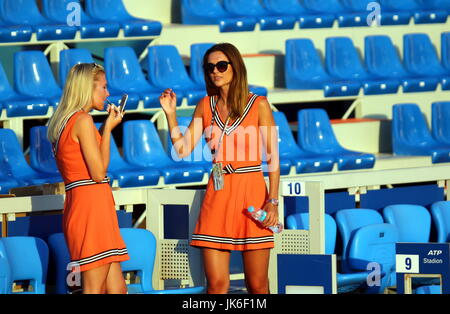 Umag, Croatie. 22 juillet, 2017. Un couple de 25 $ avant les demi-finales match Lorenzi v Giannessi au 28e ATP Umag Croatie Plava laguna au tournoi à la Goran Ivanisevic, stade ATP le 22 juillet 2017 à Umag. Credit : Andrea Spinelli/Alamy Live News Banque D'Images