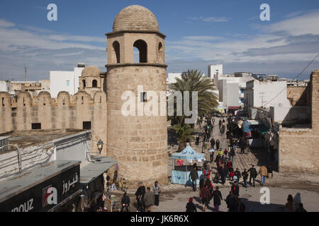 La Tunisie, la Côte Centrale de Tunisie, Sousse, Medina marché par la Grande Mosquée Banque D'Images