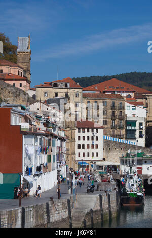 Espagne, Pays basque Région, province de Guipuzcoa, San Sebastian, Vieille Ville waterfront Banque D'Images