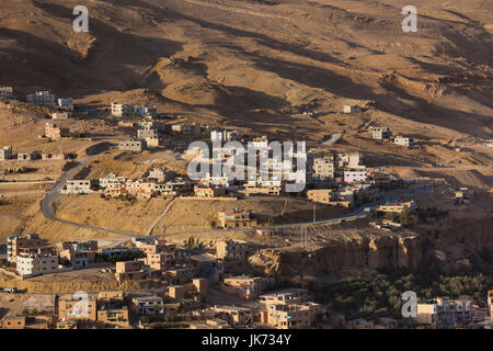 La Jordanie, Petra-Wadi Musa, portrait de la nouvelle ville de Wadi Musa, coucher du soleil Banque D'Images