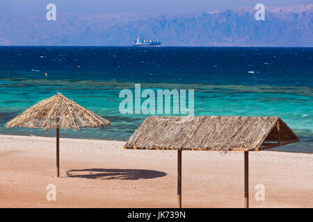 La Jordanie, Aqaba, plage de la mer Rouge, le Roi Abdallah Reef Zone touristique Banque D'Images