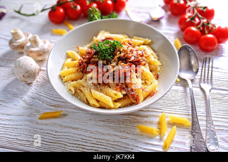 Spaghetti délicieux préparés dans une façon maison Banque D'Images