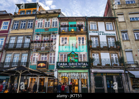 Casa shop traditionnel oriental à Vitoria une paroisse civile de la ville de Porto sur la péninsule ibérique, deuxième plus grande ville du Portugal Banque D'Images