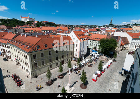 Vue sur la place principale dans la vieille ville, Bratislava, Slovaquie Banque D'Images
