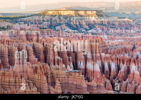 Inspiration Point Coucher du soleil. Bryce Canyon National Park, Utah, USA. Banque D'Images
