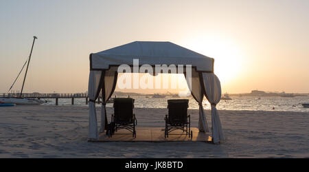 Pavillon de luxe sur la plage Banque D'Images