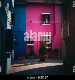 Maisons colorées de l'Île Burano à Venise, Italie Banque D'Images