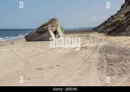 La Seconde Guerre mondiale bunker allemand, Skiveren beach, Danemark Banque D'Images