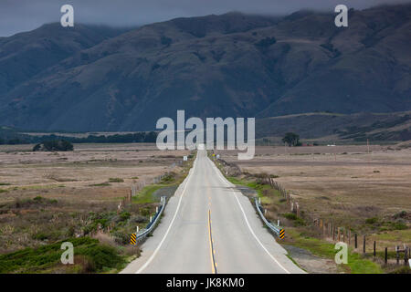 États-unis, Californie, Californie du Sud, Point Piedras Blancas, La Route 1 Banque D'Images