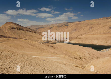 La Jordanie, Kings Highway, Wadi Hasa, paysage désertique par le barrage Tannur Banque D'Images