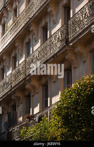 France, Languedoc-Roussillon, Hérault, Montpellier, Ministère balcons sur rue Foch Banque D'Images