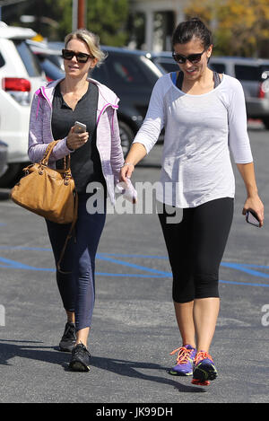 BRENTWOOD, CA - 15 avril : Naomi Watts vu quitter la classe de yoga à Brentwood, Californie le 15 avril 2014. Crédit : John Misa/MediaPunch Banque D'Images