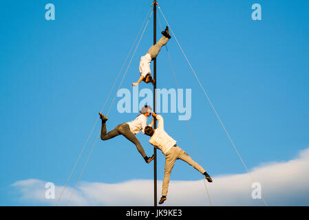 L'acrobatie dans un spectacle de cirque à Montréal Canada Banque D'Images