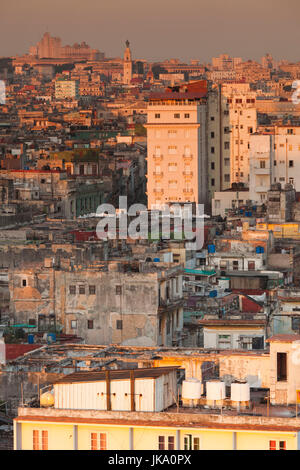 Cuba, La Havane, augmentation de la vue sur la ville au-dessus du centre de La Havane, matin Banque D'Images