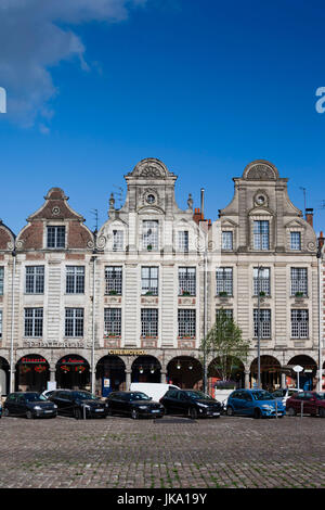 France, Nord-Pas de Calais, Pas de Calais, Arras, Département bâtiments Grand Place Banque D'Images