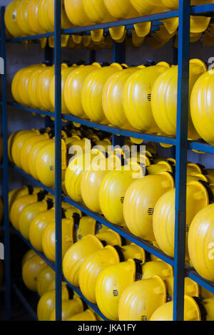 France, Nord-Pas de Calais, département du Nord, la Flandre française, Lewarde, Centre Historique Minier, l'exploitation minière musée installé dans le bâtiment bâtiments de la mine de charbon Delloye, casques de mineurs Banque D'Images