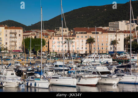 France, Corse, Corse-du-Sud, région de la côte ouest de la Corse, Ajaccio, vue sur la ville de Port Tino Rossi Banque D'Images