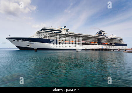 La DOMINIQUE, Roseau, port de croisière Banque D'Images