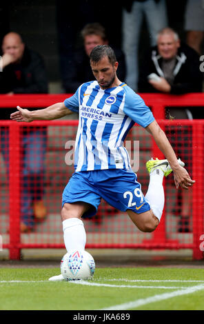 Brighton et Hove Albion Markus Suttner lors de la pré-saison match amical à Checkatrade.com Stadium, Crawley. ASSOCIATION DE PRESSE Photo. Photo date : Samedi 22 Juillet, 2017. Voir l'ACTIVITÉ DE SOCCER histoire de Crawley. Crédit photo doit se lire : Gareth Fuller/PA Wire. RESTRICTIONS : EDITORIAL N'utilisez que pas d'utilisation non autorisée avec l'audio, vidéo, données, listes de luminaire, club ou la Ligue de logos ou services 'live'. En ligne De-match utilisation limitée à 75 images, aucune émulation. Aucune utilisation de pari, de jeux ou d'un club ou la ligue/dvd publications. Banque D'Images