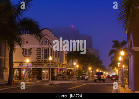 USA, Floride, la Côte du Golfe, Fort Myers, centre-ville, l'aube Banque D'Images