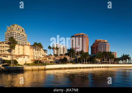 USA, Floride, West Palm Beach, vue sur la ville, sunrise Banque D'Images