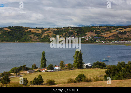 Le Chili, l'Ile de Chiloé, Vilupulli, paysage de l'île Banque D'Images